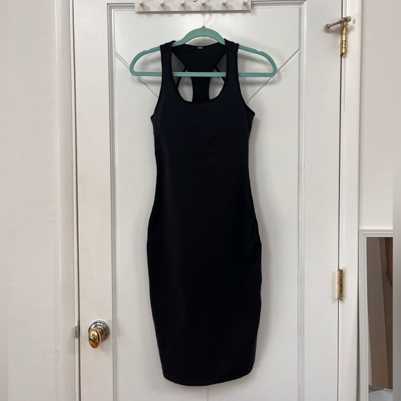 Lululemon Globetrotter dress size 4 - Picture 7 of 10